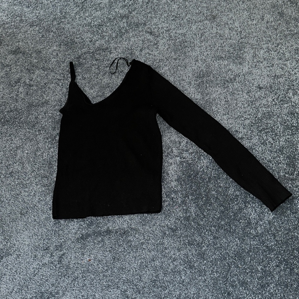 Black exotic shirt.